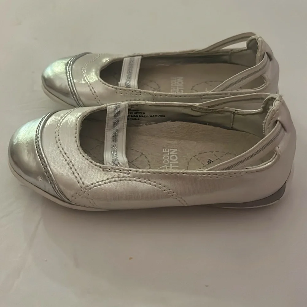 Kenneth Cole Reaction Girl’s Silver Pearl Flats Shoes Happy Space 2 Size 7